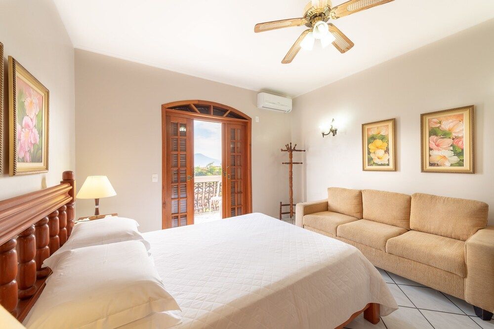 Suite, Balcony