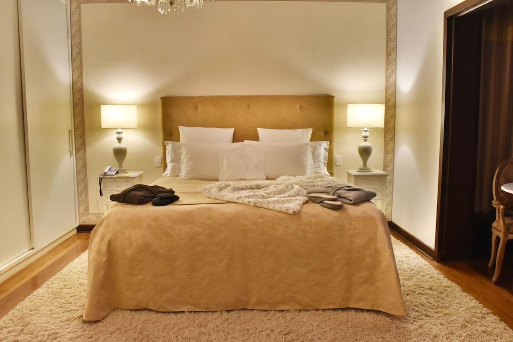 Room (L'Orollogio Del Solle)