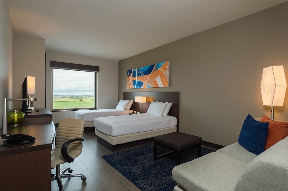 Room, 2 Twin Beds, Accessible (Roll-In Shower)