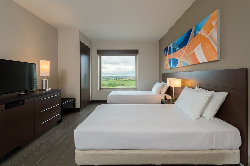 Room, 2 Twin Beds (Mall View)