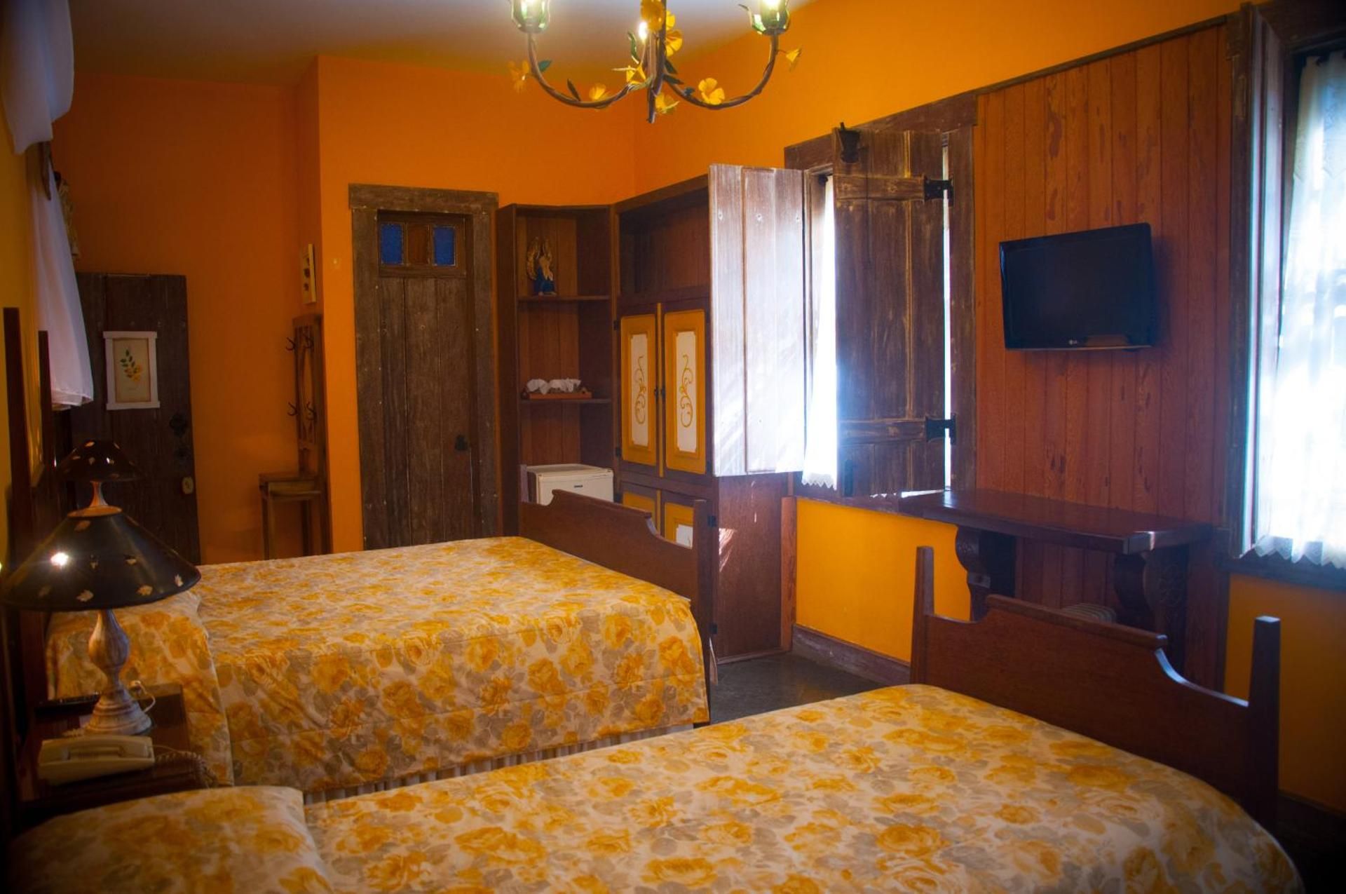 Luxury Triple Room with Air Conditioning