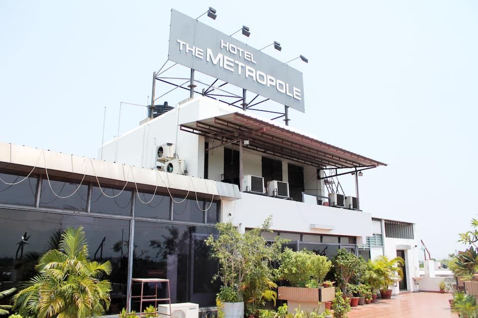 undefined The Metropole 4