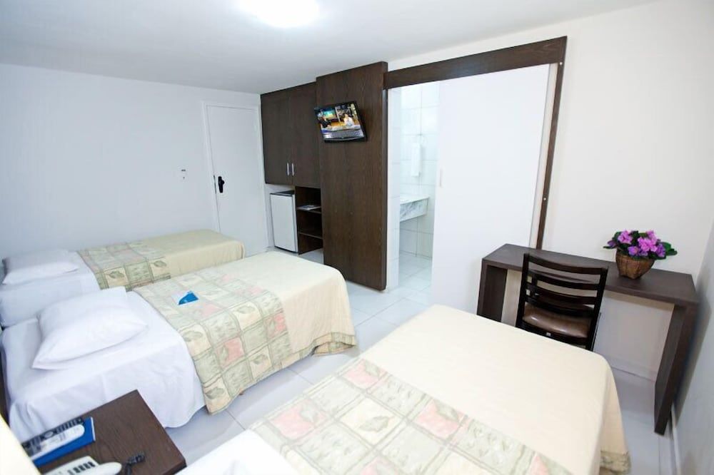JB Hotel Quarto Luxo Triplo