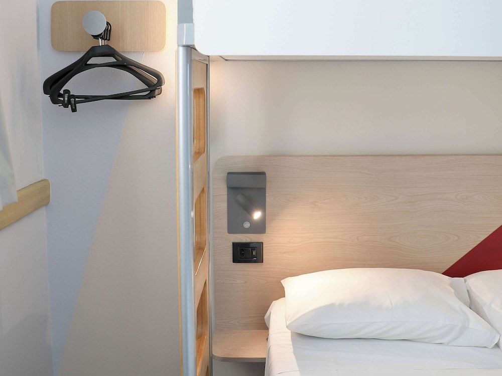 ibis budget Sao Paulo Paulista Standard Room, Multiple Beds 2