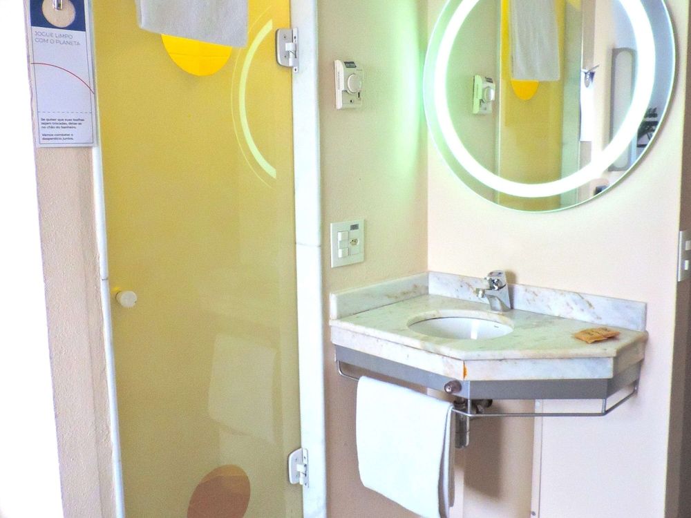 ibis budget Sao Paulo Paulista Standard Room, Multiple Beds 5