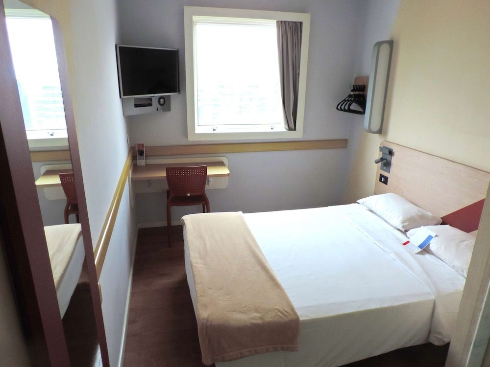 ibis budget Sao Paulo Paulista Standard Room, Multiple Beds 3