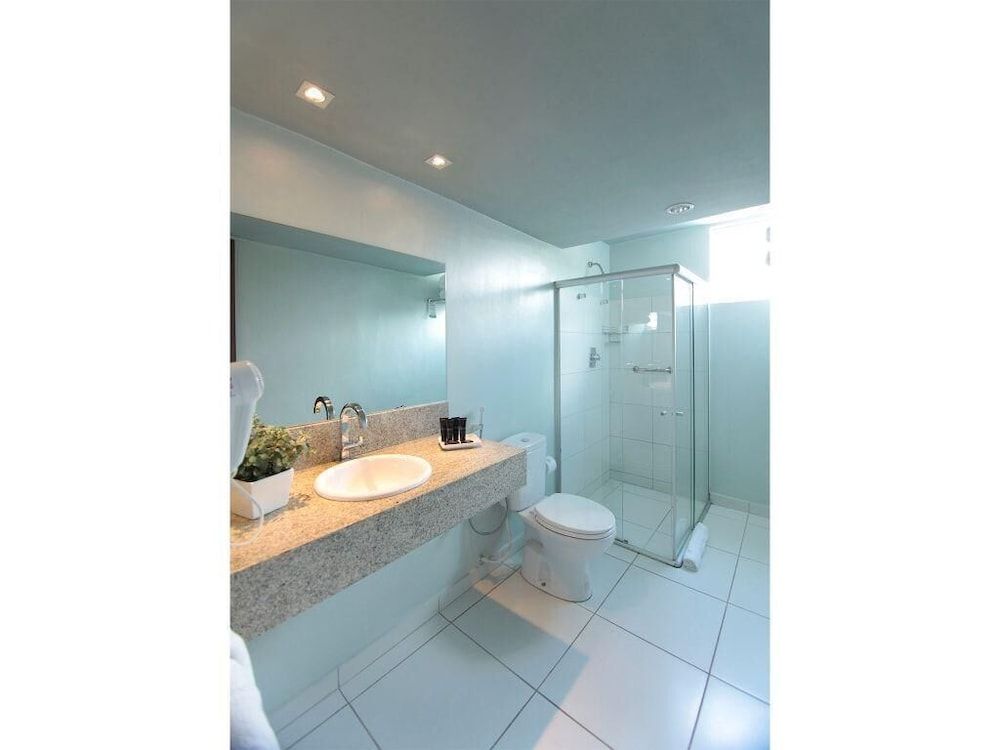 Hotel Serrano Deluxe Triple Room 5