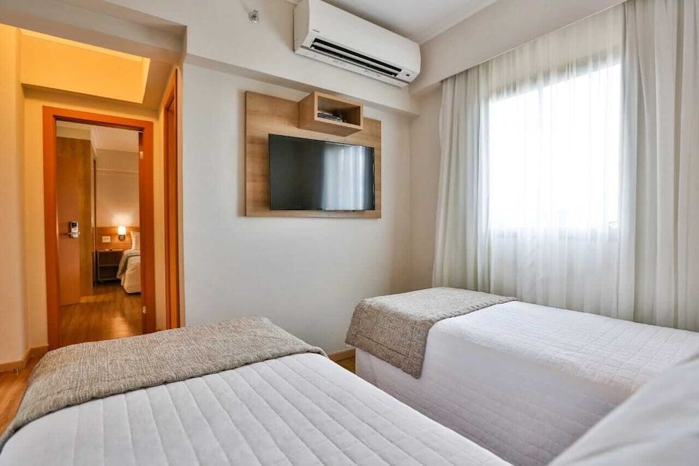 Deluxe Apartment, Connecting Rooms