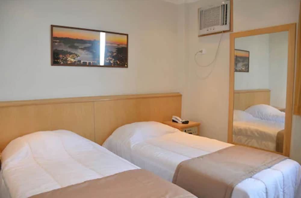 Saionara Hotel Twin Room, 2 Twin Beds 2