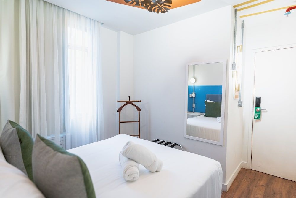 Economy Room