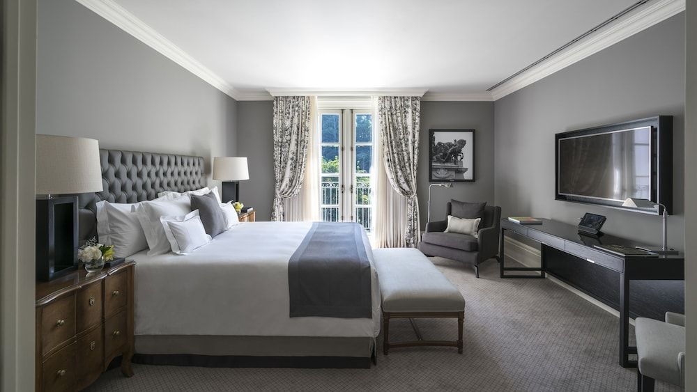 Suite (Prestige)