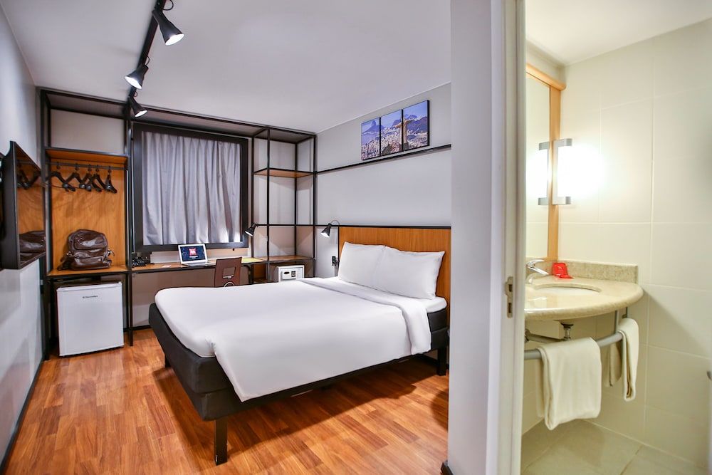 undefined ibis Copacabana Posto 2 Hotel 7