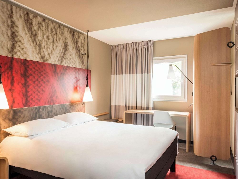Room, Multiple Beds