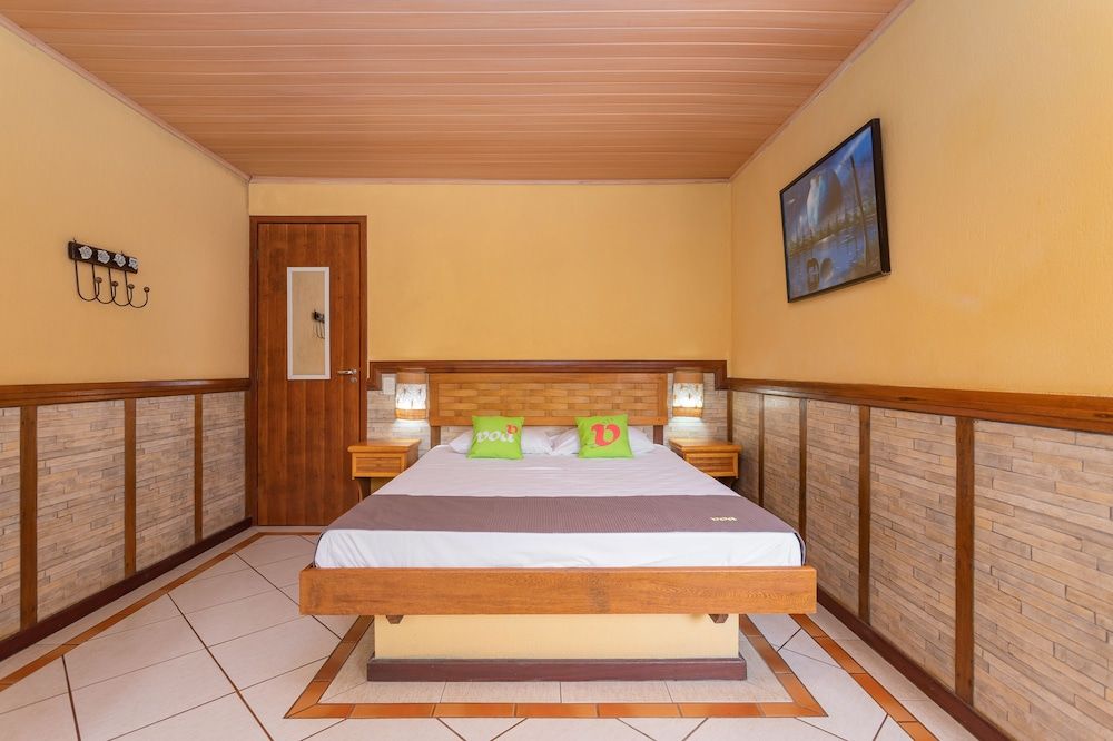 Wood House Suite, 1 Double Bed, Hot Tub 2