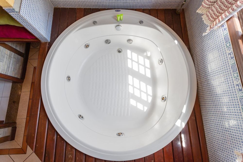 Wood House Suite, 1 Double Bed, Hot Tub 6