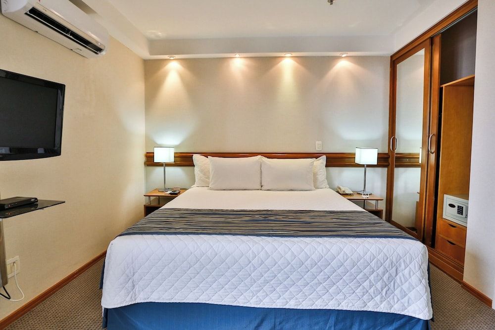 Standard Suite, 1 King Bed