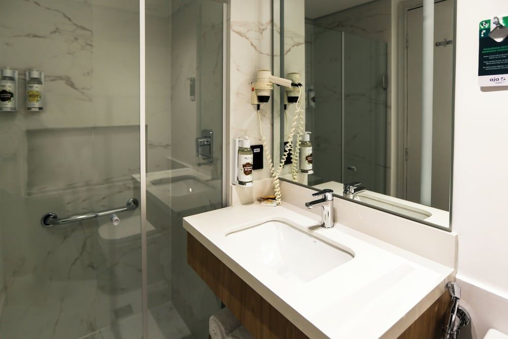 undefined Transamerica Executive Perdizes 7