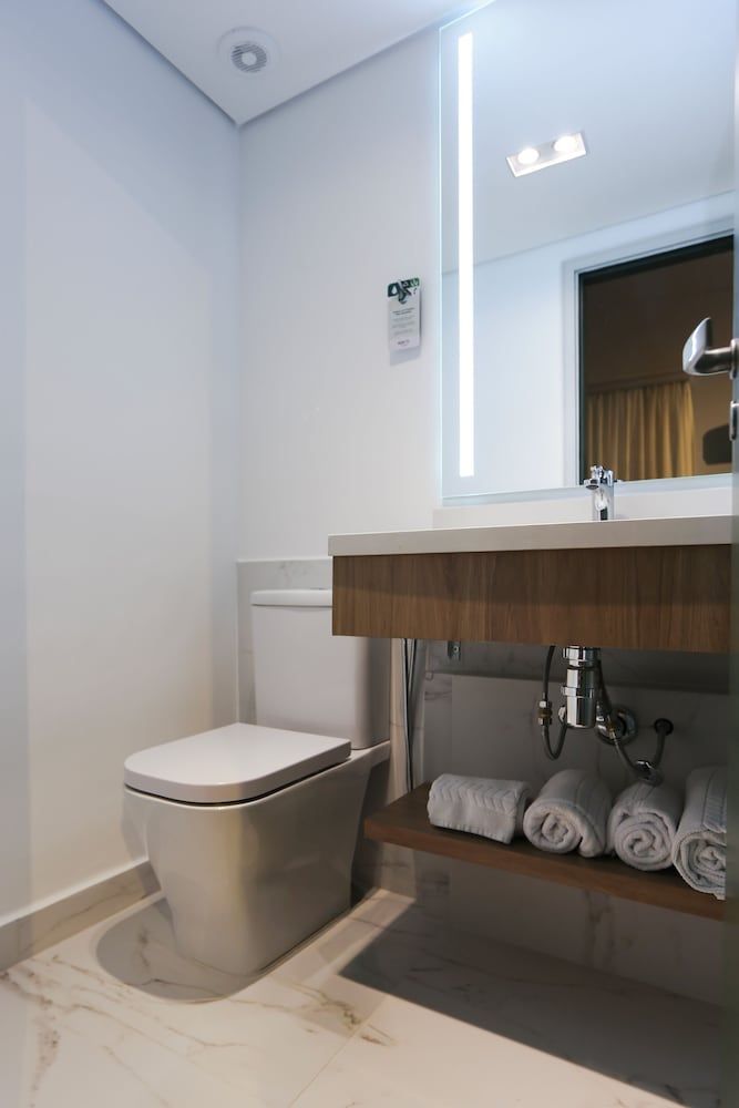 undefined Transamerica Executive Perdizes 6