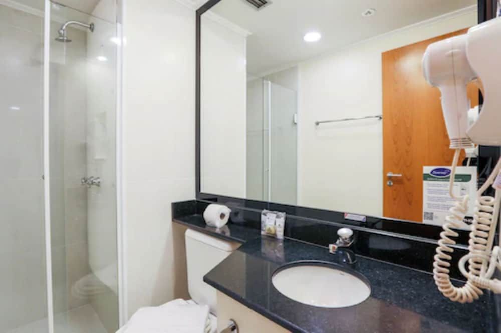 Transamerica Executive Congonhas Standard Twin Room 4