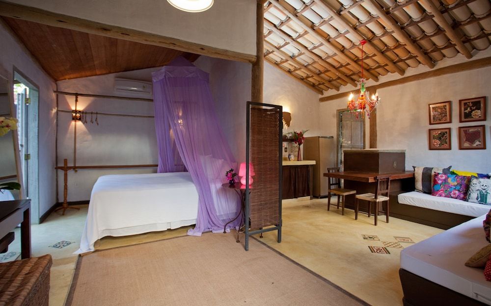 Romantic Bungalow, 1 King Bed, Kitchen, Garden View