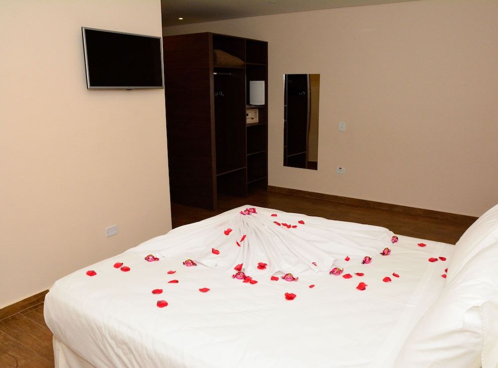 Luxury Suite, Bathtub