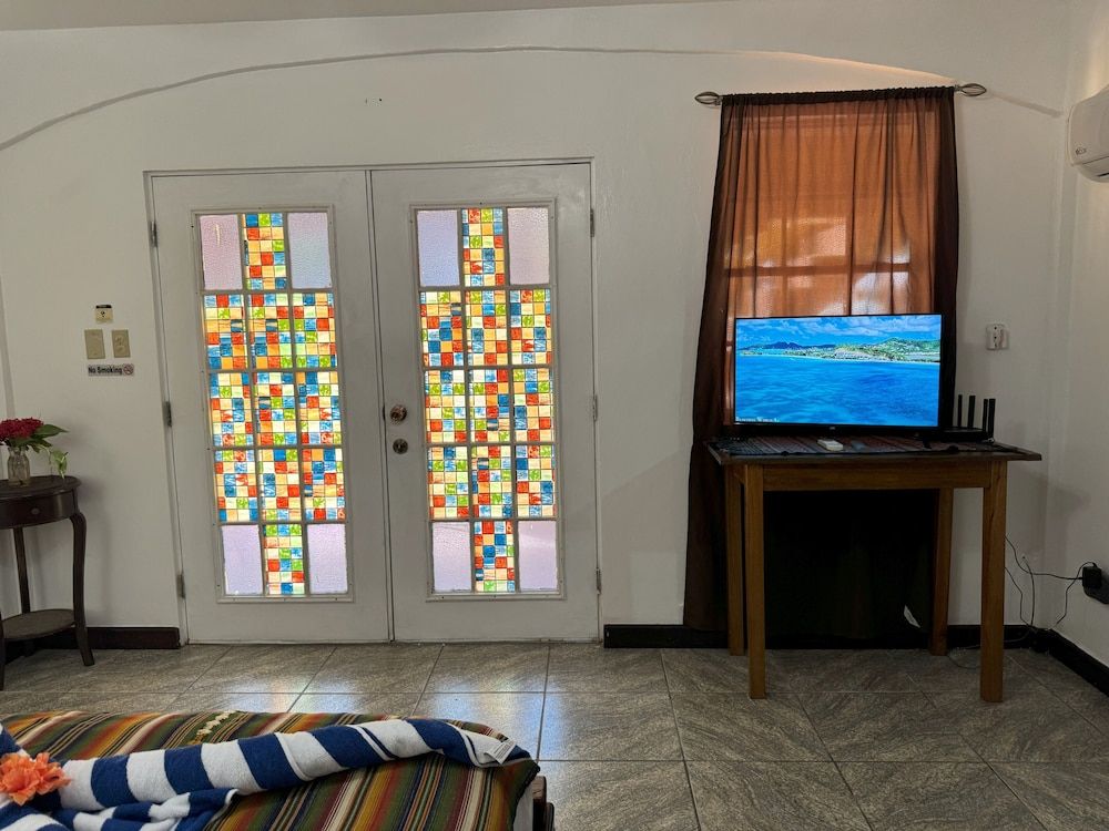 Caribbean Shores Bed & Breakfast Standard Room, 1 Queen Bed 30