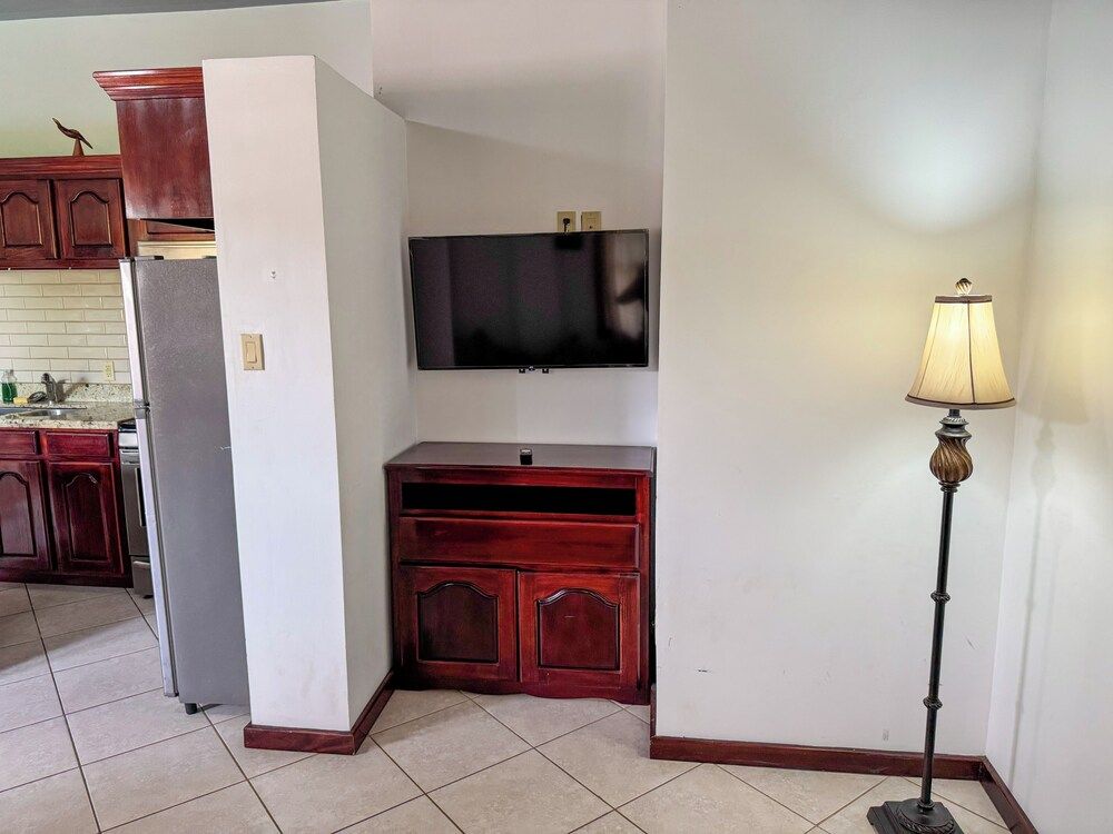 Caribbean Shores Bed & Breakfast Deluxe Apartment 23