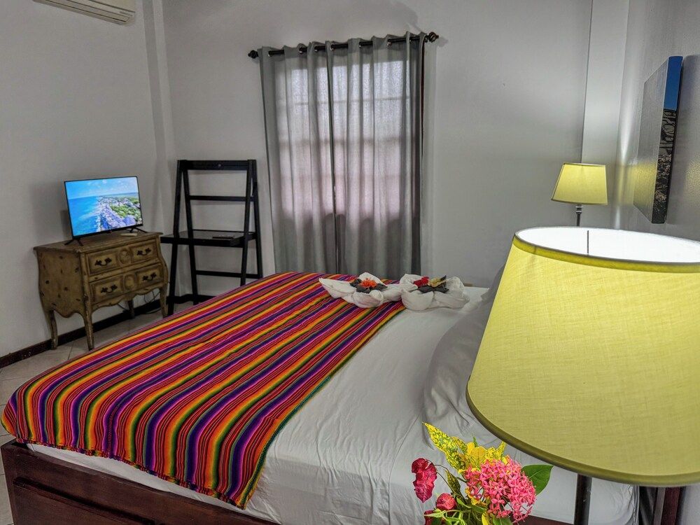 Caribbean Shores Bed & Breakfast Deluxe Apartment 12