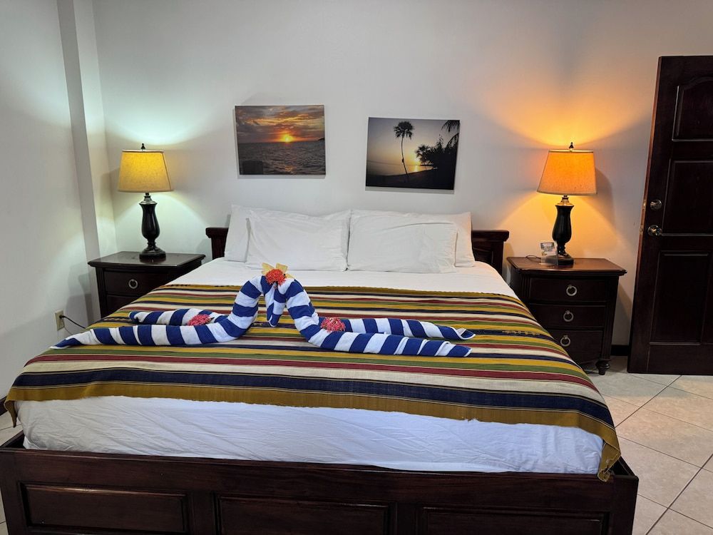 Caribbean Shores Bed & Breakfast Deluxe Apartment 6