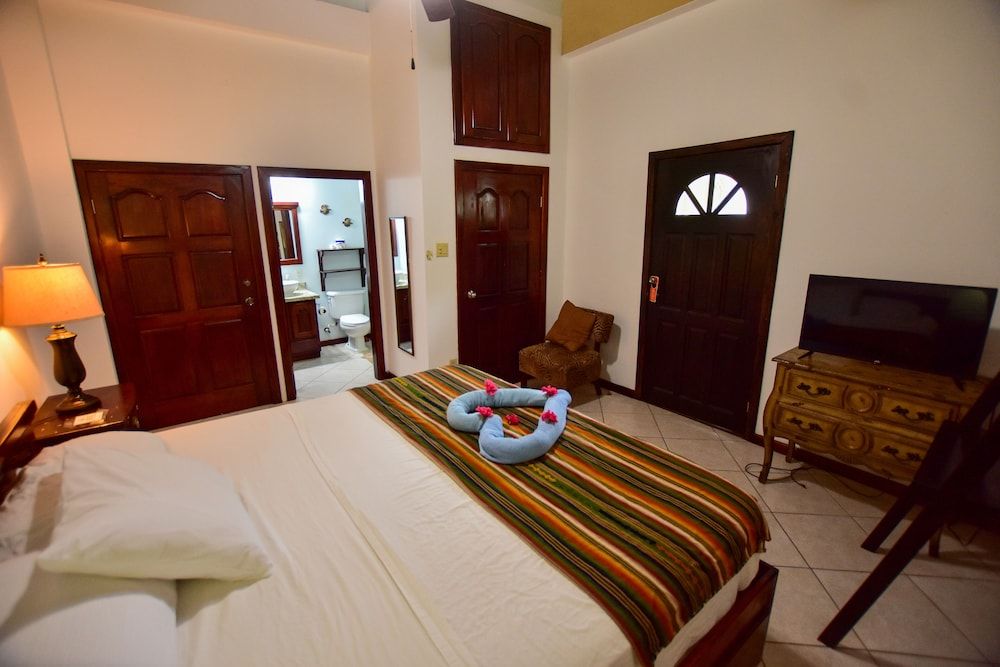 Caribbean Shores Bed & Breakfast Deluxe Apartment