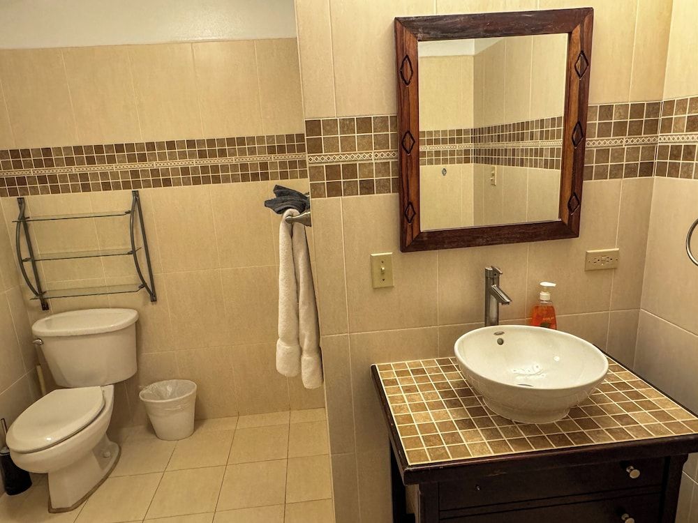 Caribbean Shores Bed & Breakfast Standard Room, 1 Queen Bed 23