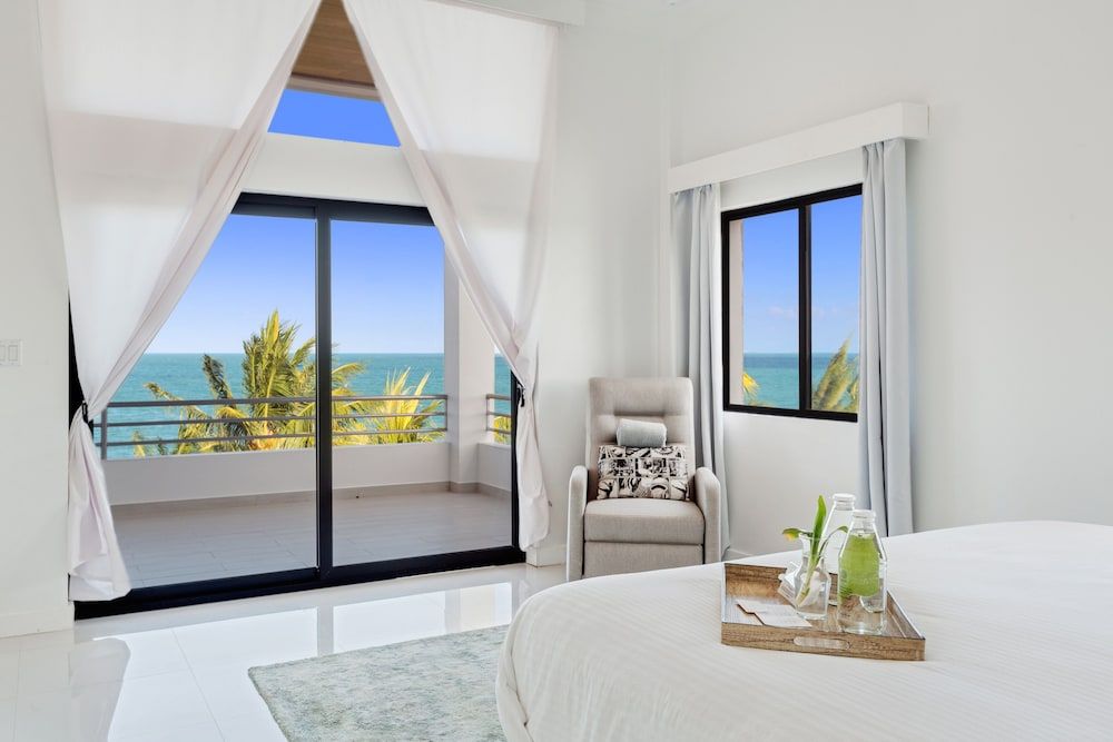 The Ellysian Boutique Hotel Luxury Penthouse 5