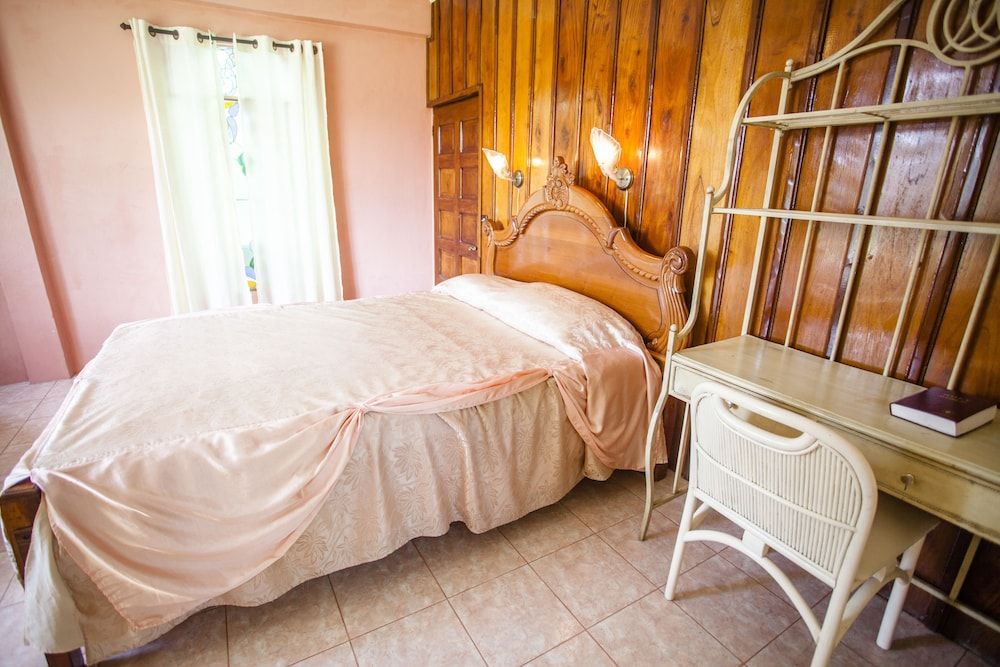 Banana Bank Lodge Standard Double Room, 1 Bedroom, Non Smoking, Garden View 2