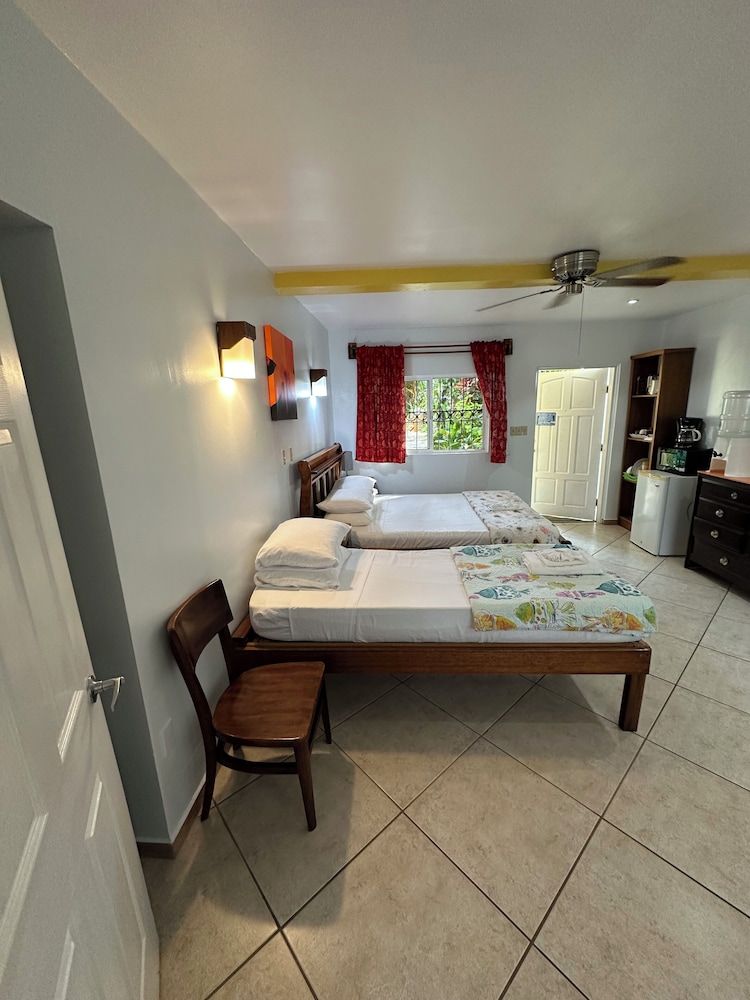 Comfort, 2 Queen, Partial Sea View