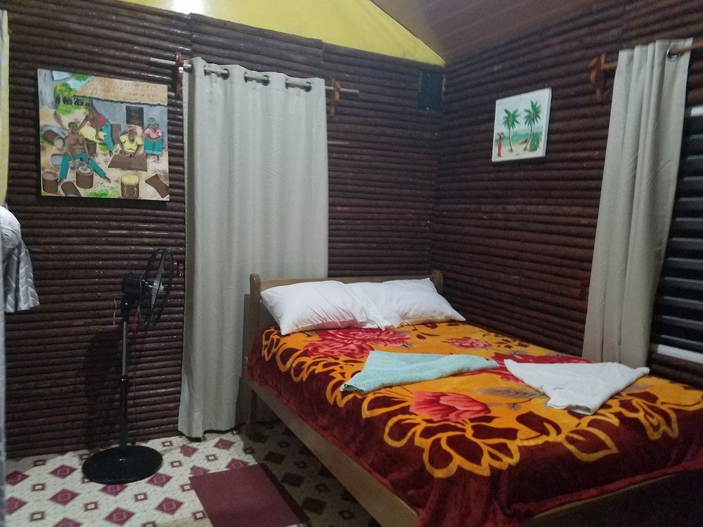 Traditional Cabin, 1 Bedroom, Garden View, Beachfront