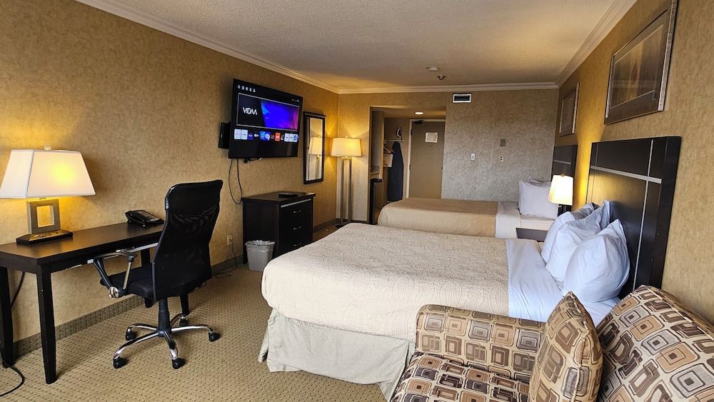 The George Dawson Inn & Conference Centre Deluxe Double Room with Sofa bed