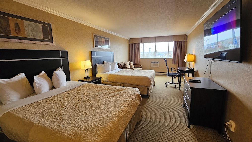 The George Dawson Inn & Conference Centre Deluxe Double Room with Sofa bed 2