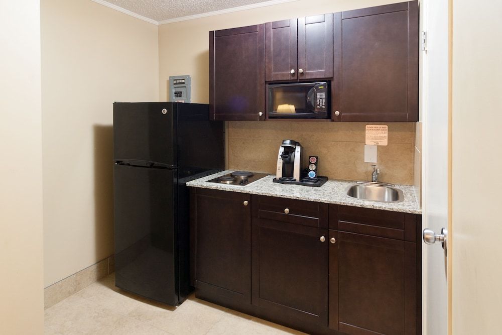 Best Maple Inn Standard Room, 2 Double Beds, Non Smoking, Kitchen (Pet Friendly) 3