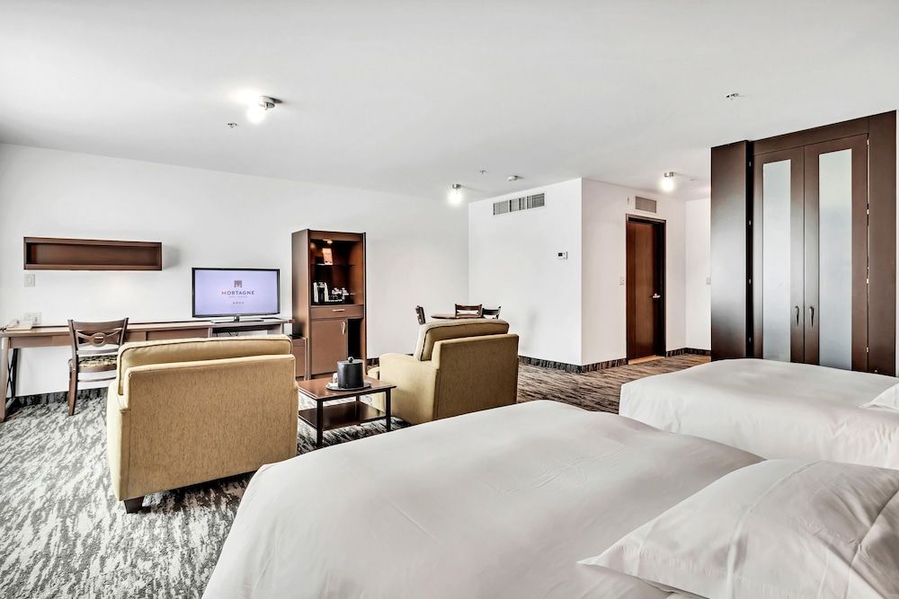 Hotel Mortagne Standard Room, 2 Queen Beds, Accessible 3