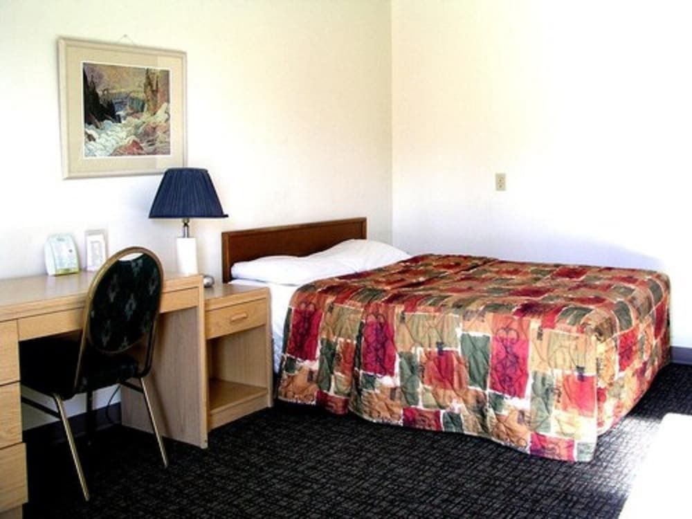 Yorke Inn Motel Room, 1 Queen Bed 4