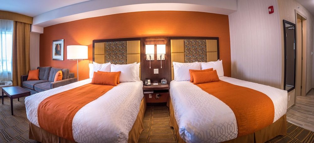 Best Western Plus Chateau Fort St. John Standard Room, 2 Queen Beds, Non Smoking, Kitchenette