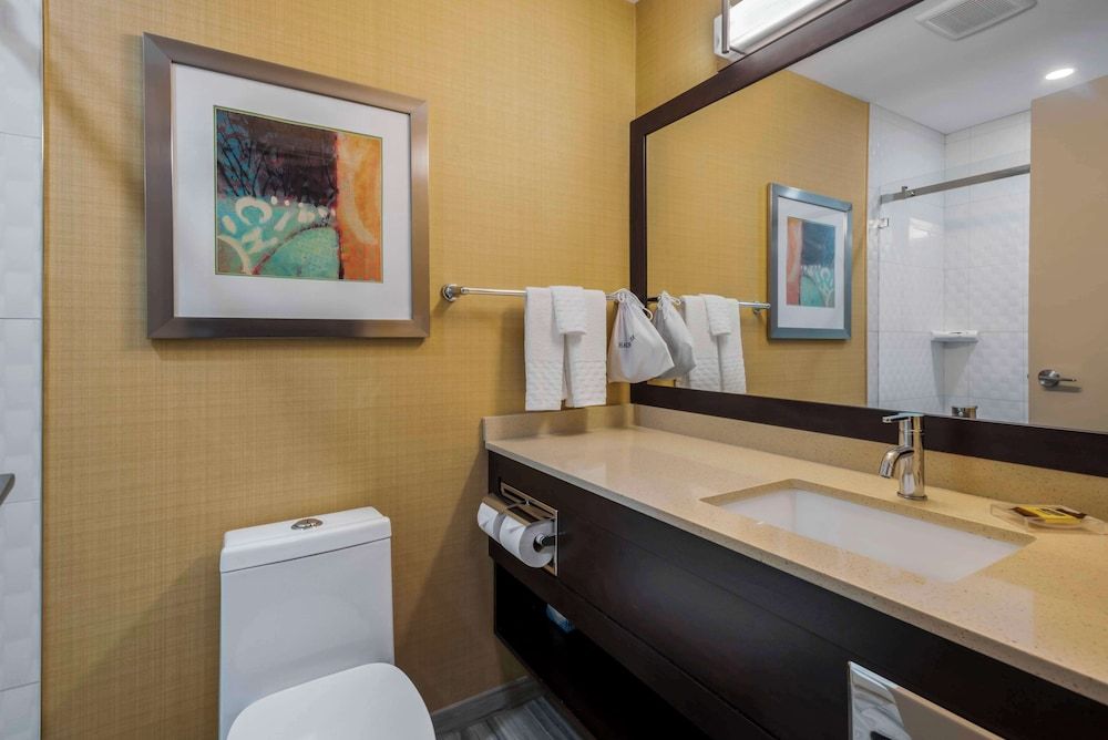 Best Western Plus Chateau Fort St. John Standard Room, 2 Queen Beds, Non Smoking, Kitchenette 8