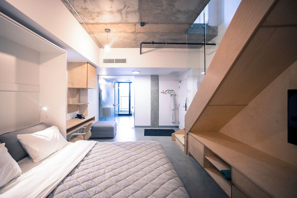 undefined Boxotel Montreal 4