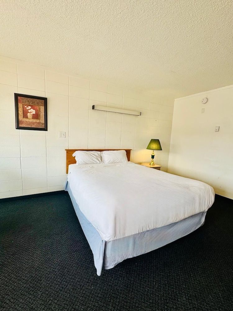 Silver Crest Lodge Standard Room, 1 Queen Bed 2