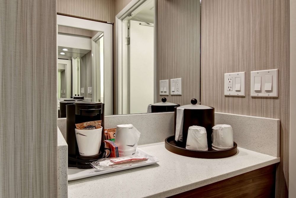 undefined Hampton Inn & Suites by Hilton Calgary-Airport