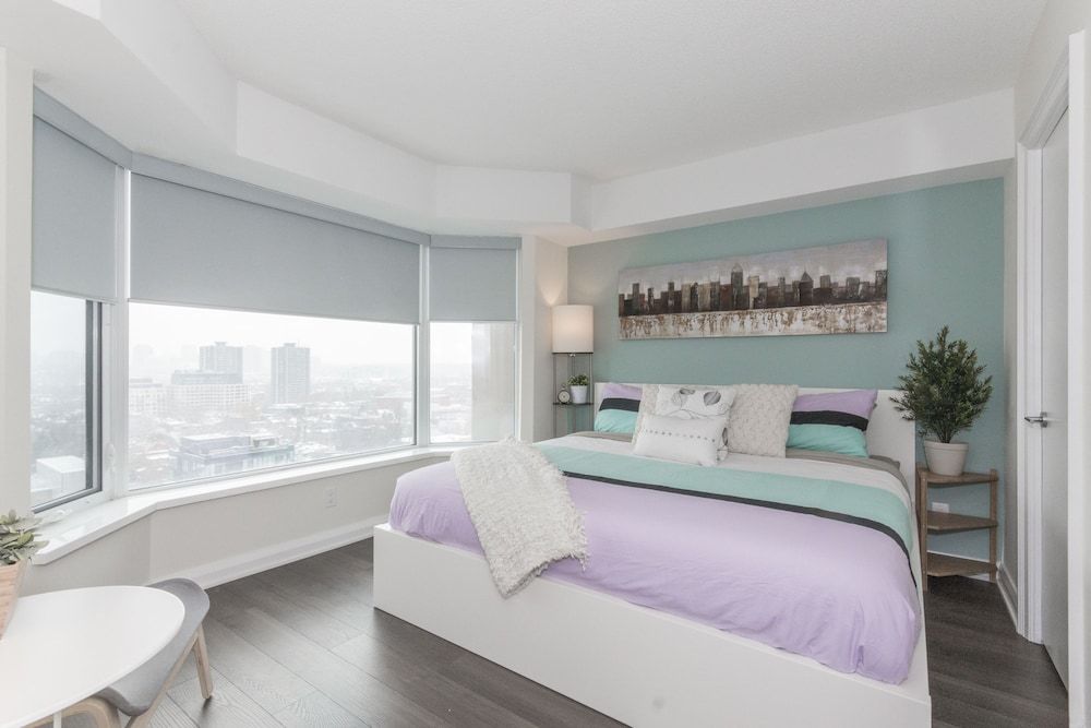 QuickStay - Yorkville's Finest (Yonge & Bloor) Condo, 2 Bedrooms 3