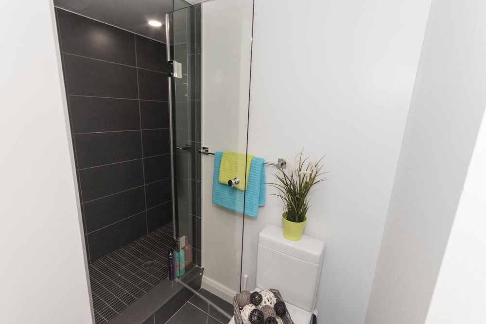 QuickStay - Yorkville's Finest (Yonge & Bloor) Condo, 2 Bedrooms 7