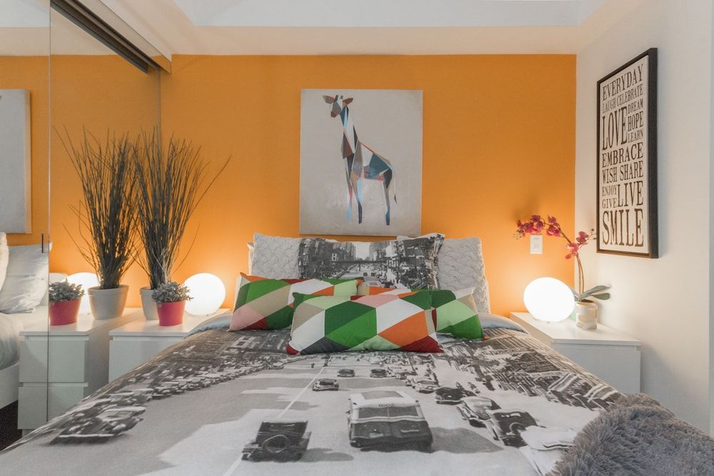 QuickStay - Yorkville's Finest (Yonge & Bloor) Condo, 2 Bedrooms 2