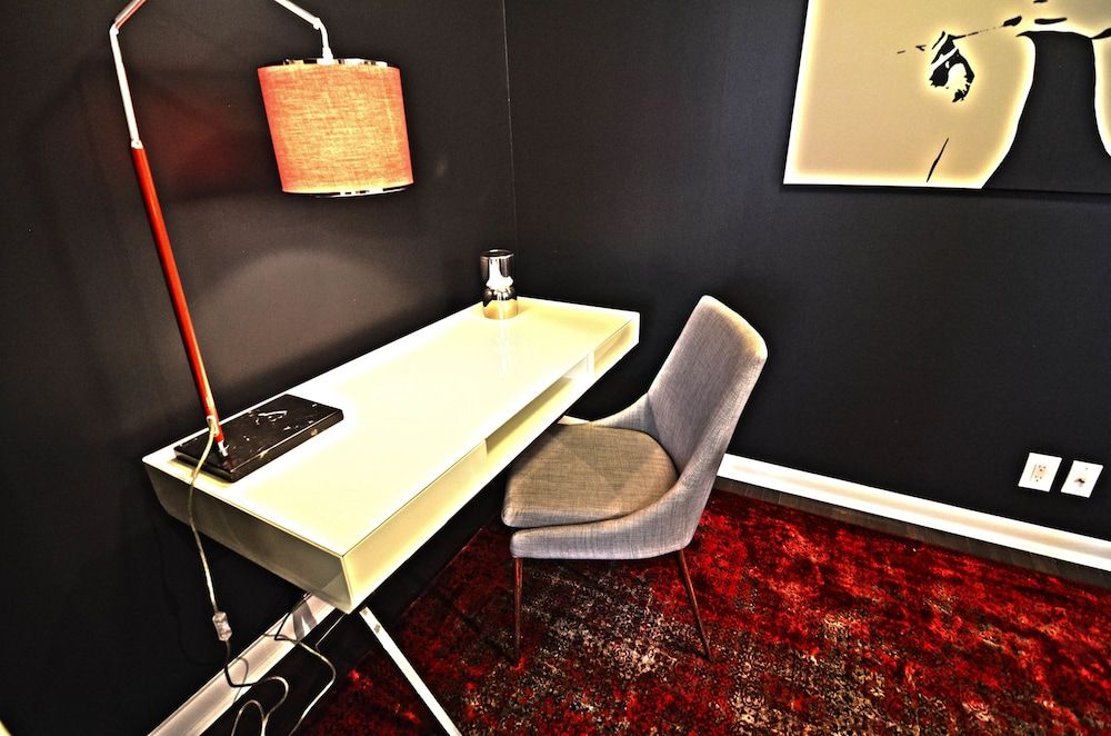 undefined Toronto Escape - Onyx Suite 5
