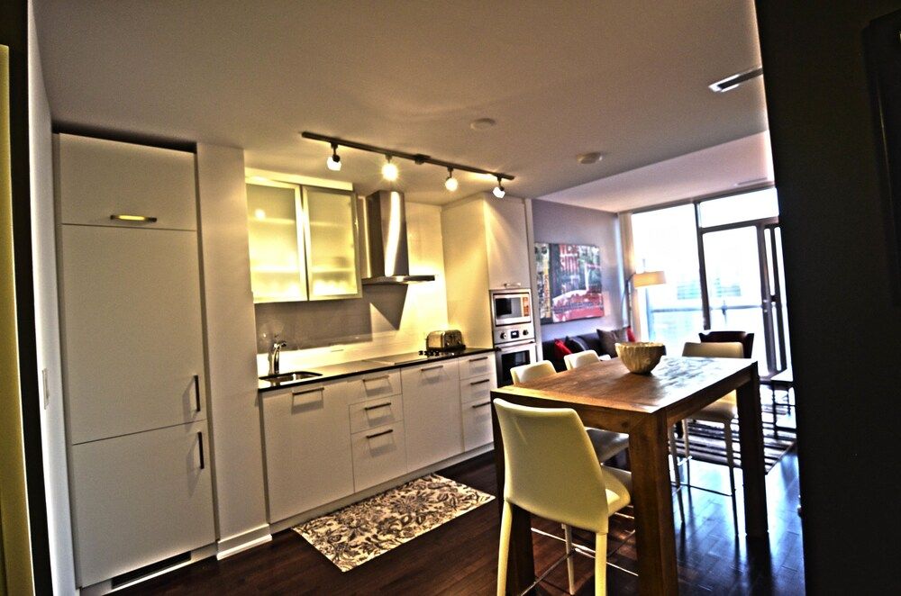 undefined Toronto Escape - Onyx Suite 3